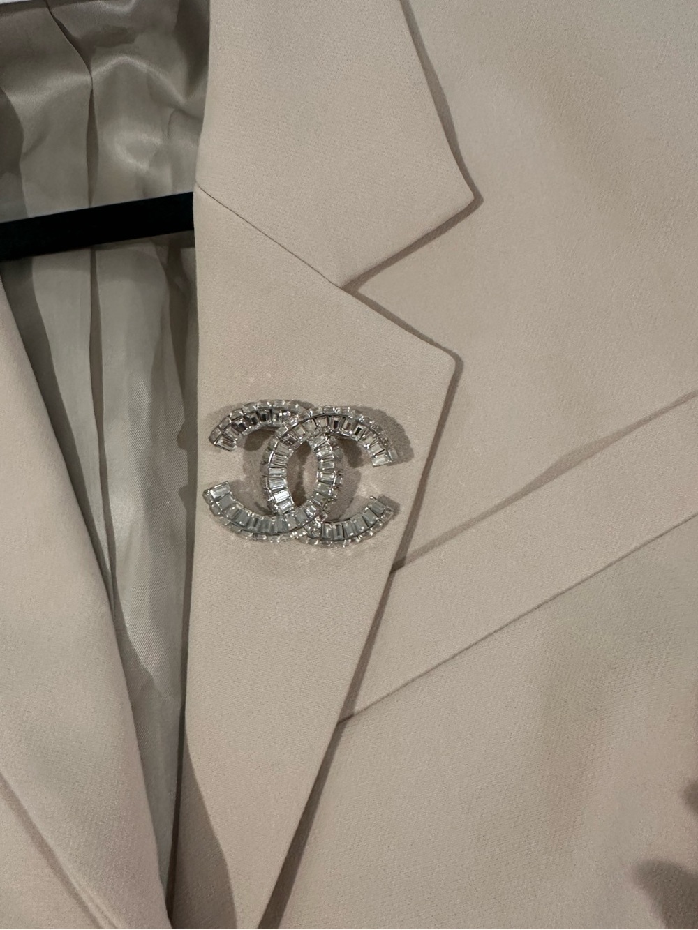 Chanel crystal brooch - Picture 13 of 13